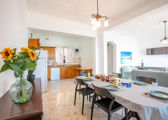 Sea Front 3 Bedroom Apartment With Ps5
